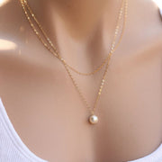 Dainty Freshwater Pearl NecklaceAmazon FBA,bulk jewelry,clavicle chain,everyday jewelry,freshwater pearl necklace,manufacturer,pearl pendant,supplier,wholesale jewelryElevate your jewelry collection with our charming dainty freshwater pearl necklace! Perf